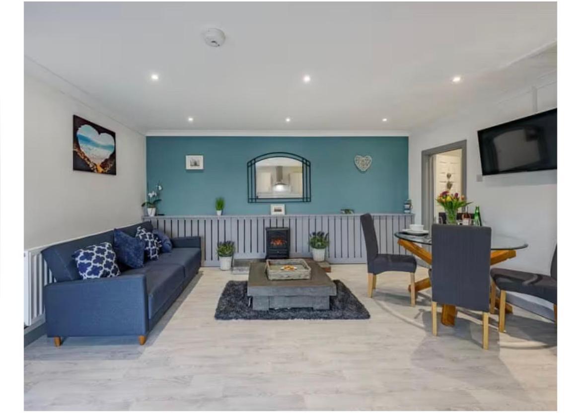 1 Bedroom Holiday Let In The Heart Of West Wales Carmarthen Exteriör bild