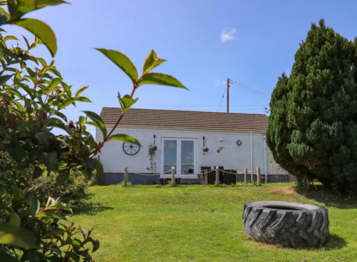 1 Bedroom Holiday Let In The Heart Of West Wales Carmarthen Exteriör bild